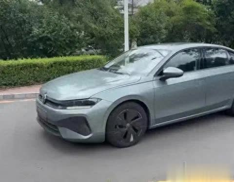 高升网 新款大众速腾曝光！车身尺寸加大，配智能化座舱